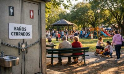 Vecinos de Villa del Parque reclaman la apertura de baños en Plaza Aristóbulo del Valle