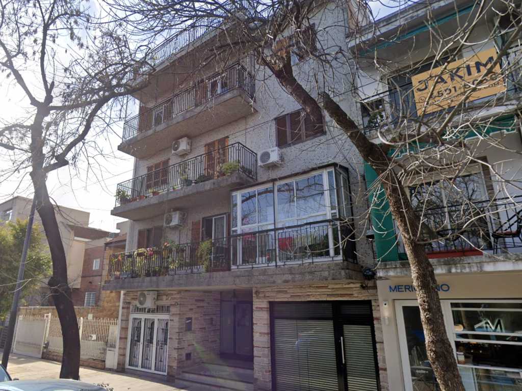 calle Mercedes al 4400, Villa Devoto, tras tragedia por monóxido de carbono.